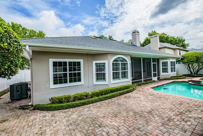 Building Photo - 1240 Park Pointe Ln