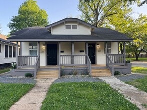 Building Photo - 339 Robinson Pl