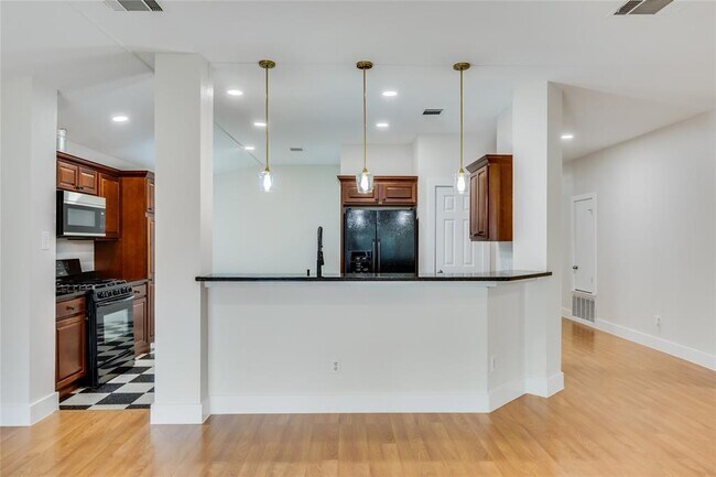 Foto del edificio - 1207 Hughmont Dr