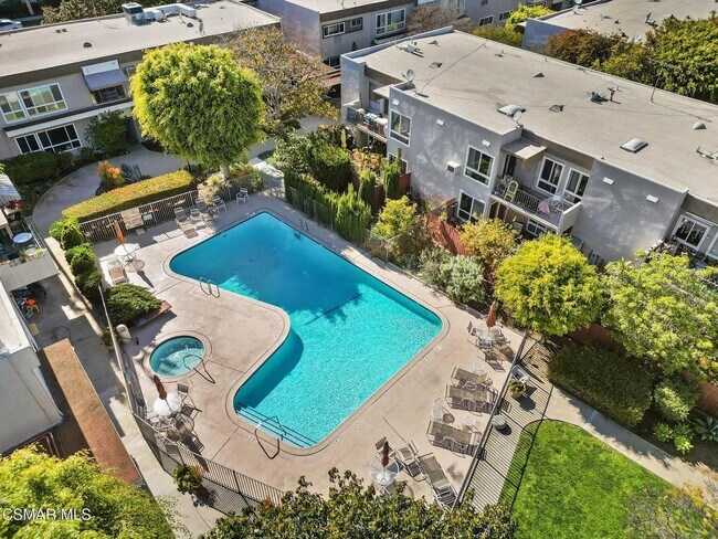 Foto del edificio - 3300 S Sepulveda Blvd