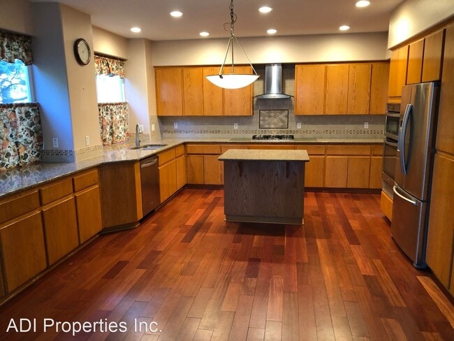 Building Photo - 4 br, 3 bath House - 15637 NW Trakehner Way