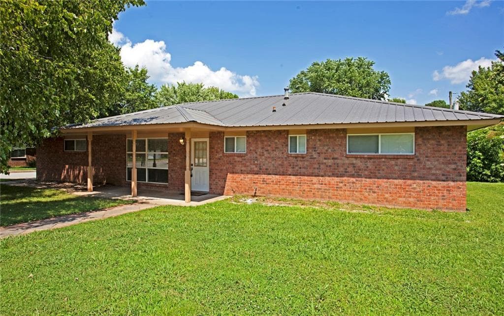 2101 Christine St, Springdale, AR 72762 House Rental in Springdale