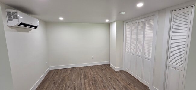 Building Photo - 60 Waterbury Pky