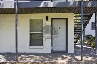 Building Photo - 457 White Dr