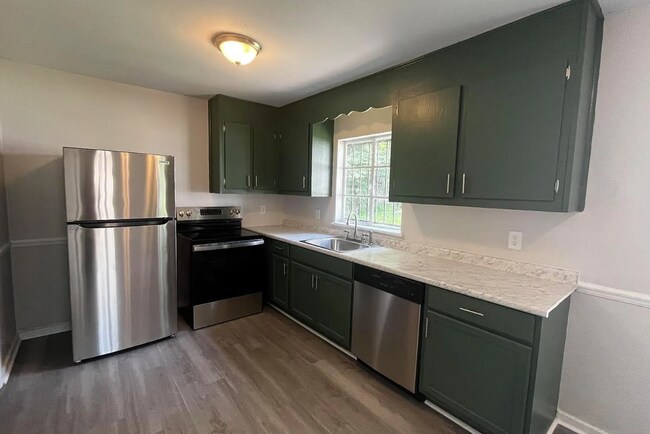 Building Photo - 904 46th St Ensley