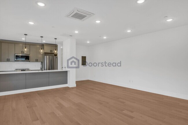 Foto del edificio - 208 Spencer Ave