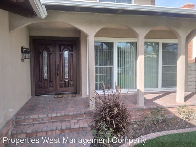 Building Photo - 4 br, 2.5 bath House - 932 Statler Ave