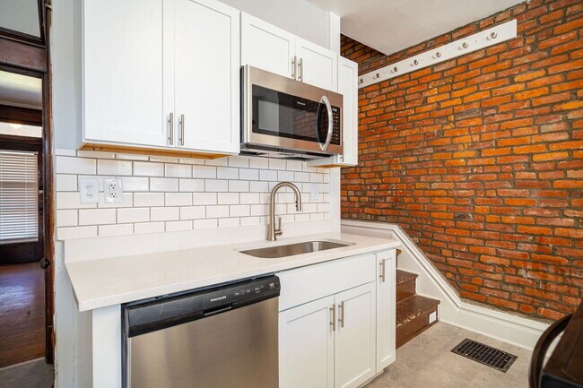 Foto del edificio - 87 W 1st Ave