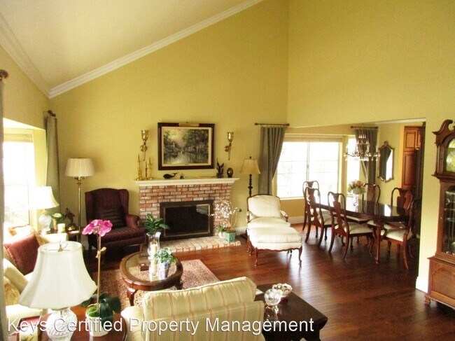 Building Photo - 4 br, 3.5 bath House - 2676 Wind River Rd