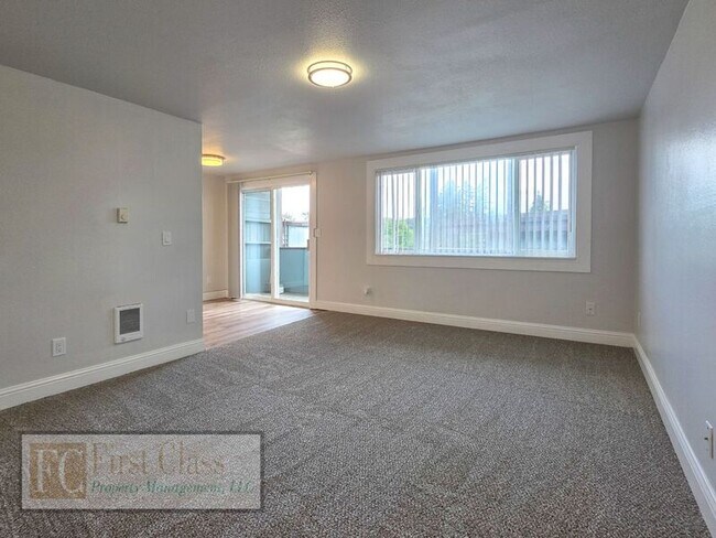Foto del edificio - 12345 SW Hall Blvd
