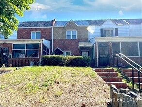 Building Photo - 317 35th St NE