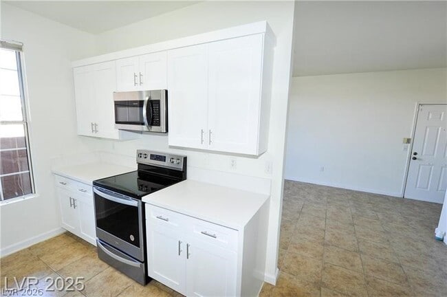 Foto del edificio - 231 W Horizon Ridge Pkwy