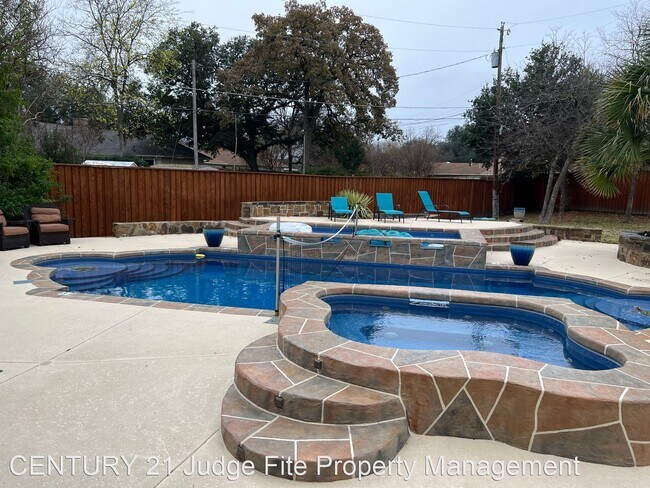 Building Photo - 4 br, 4 bath House - 1300 Broadmoor Lane