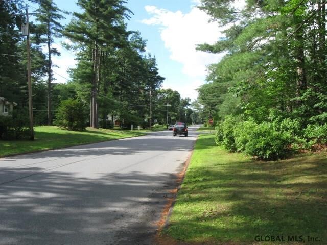 Foto del edificio - 12 Evergreen Ave