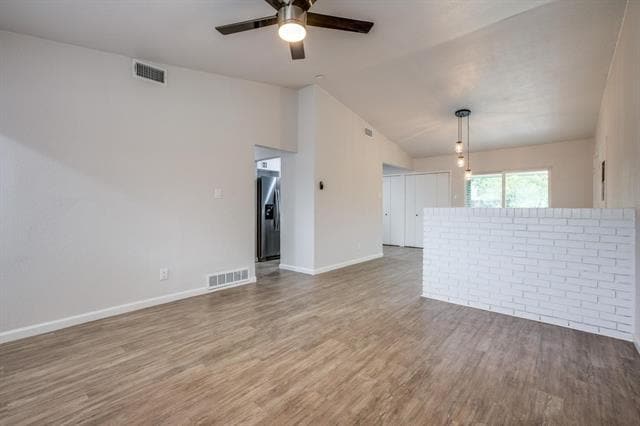 Building Photo - 203 N Forest Crest Dr