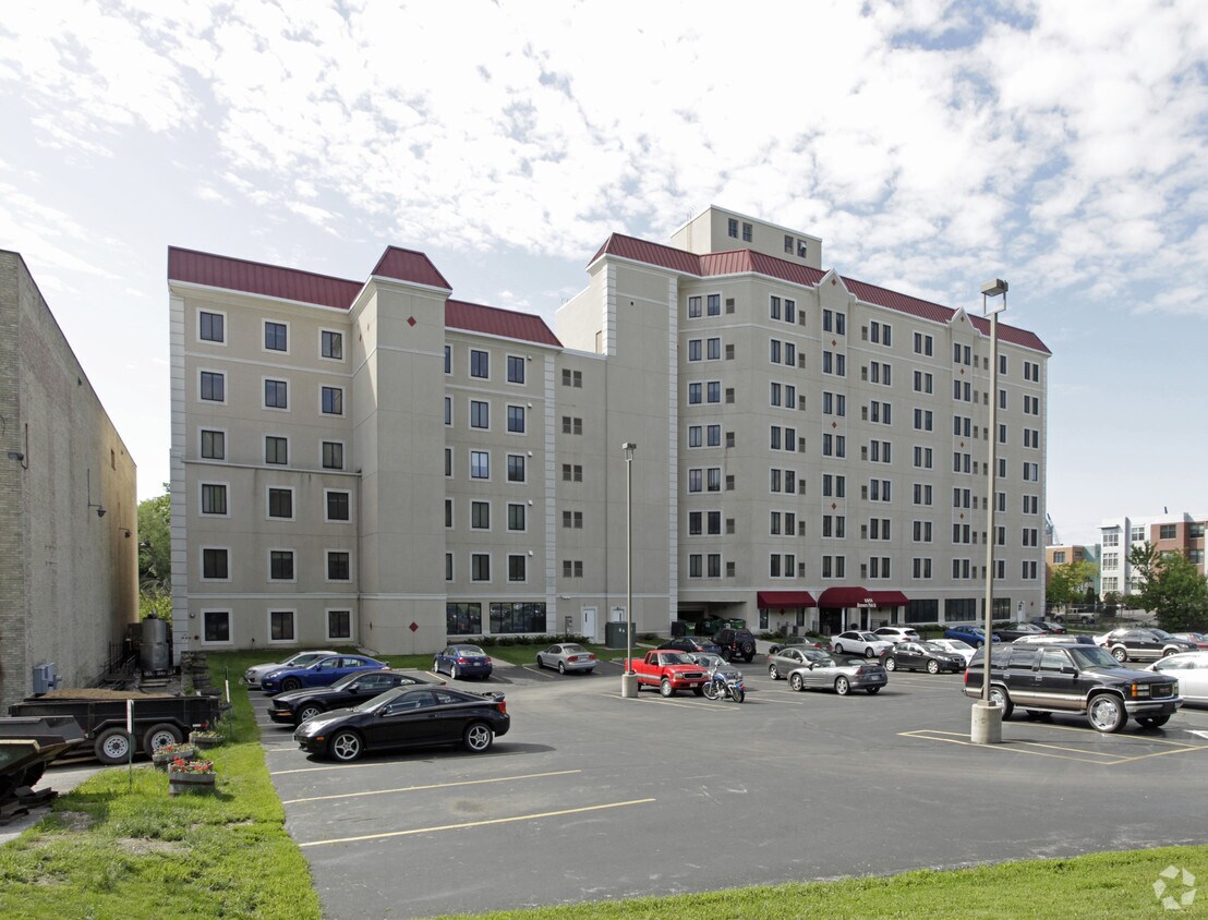 Brewer's Point Apartments Milwaukee, WI