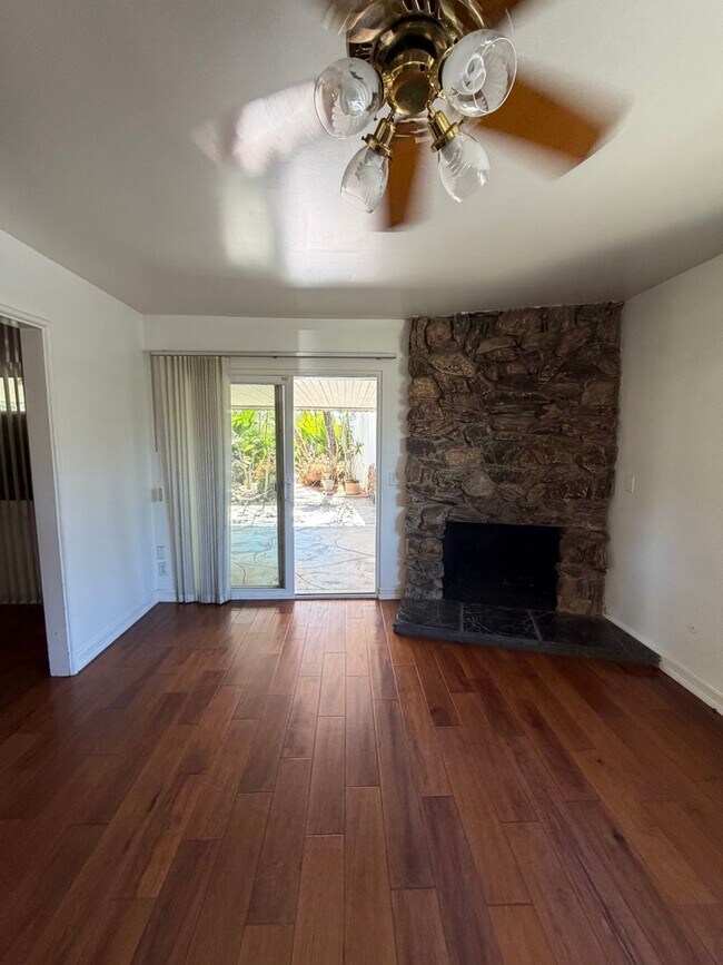 Building Photo - Spacious 4 Bedroom Home