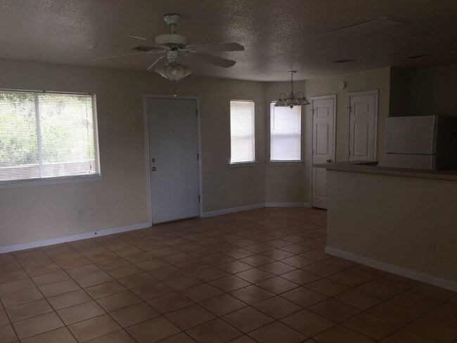 Building Photo - Luxury 3BR/3.5BA Duplex