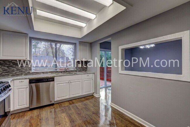 Foto del edificio - Now Available 3 bedroom 2 baths