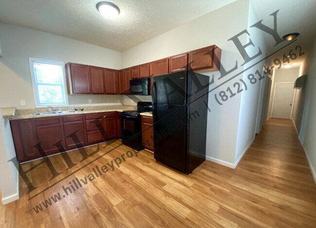 Building Photo - Two Bedroom Home, Close to Campus/Downtown