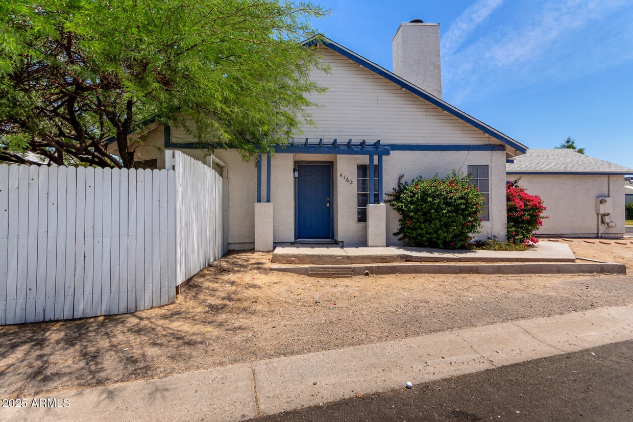 Foto principal - 4162 E Wayland Rd