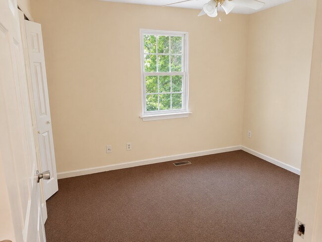 Building Photo - 534 Hanson St