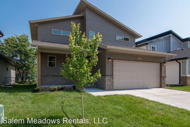 Building Photo - 3 br, 2.5 bath House - 1205 E Paragon St