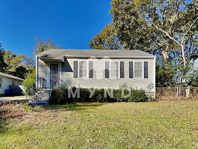 Building Photo - 1383 Almont Dr SW
