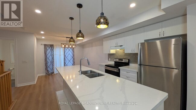 Building Photo - 2500 Hill Rise Ct