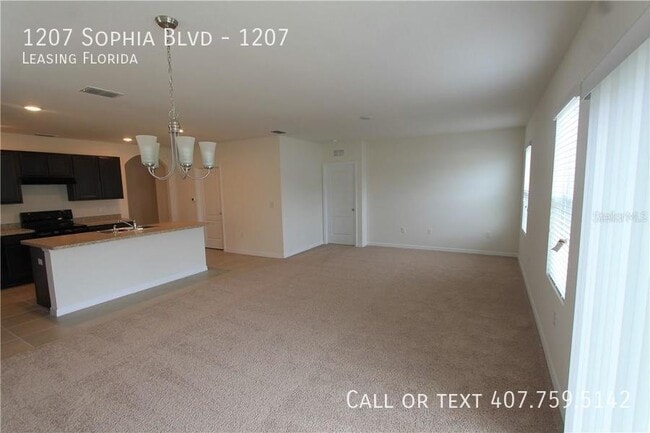 Building Photo - 1207 Sophia Blvd