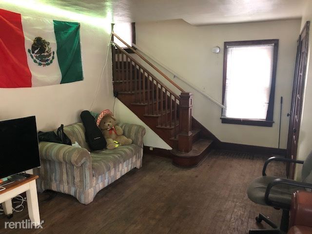 Foto del edificio - 6 br, 2 bath House - 322 John St 322 John