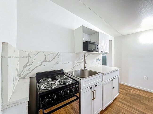 Foto del edificio - 1110 N 58th Ave