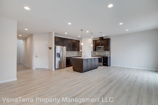 Foto del edificio - 4 br, 2.5 bath House - 4230 141st St SE #B