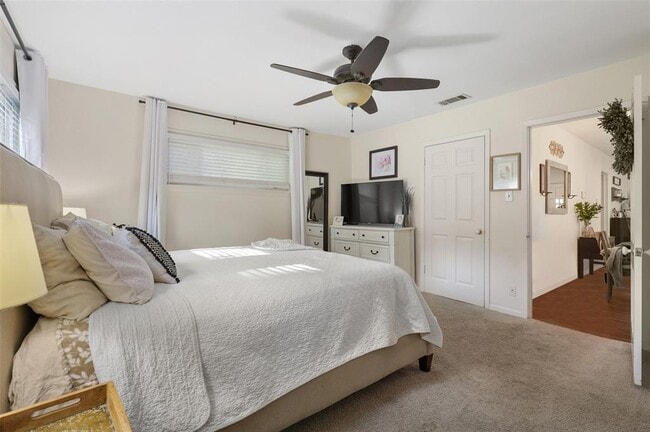 Foto del edificio - 8732 Glencrest Ln