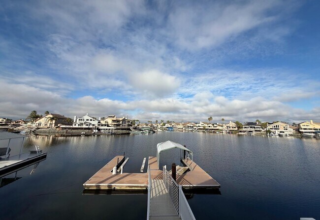 Building Photo - 1958 Windward Point