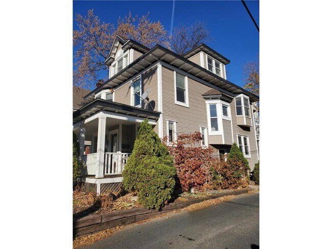 Foto del edificio - 1712 W 31st St