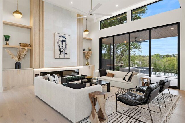 Foto del edificio - 2401 Oakhaven Cir