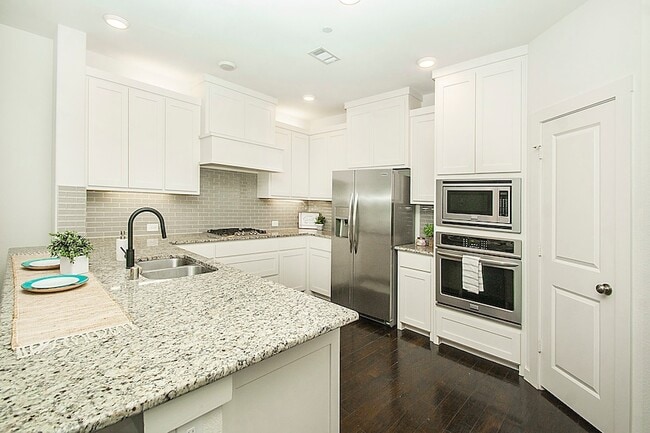 Building Photo - 432 Texas Dr