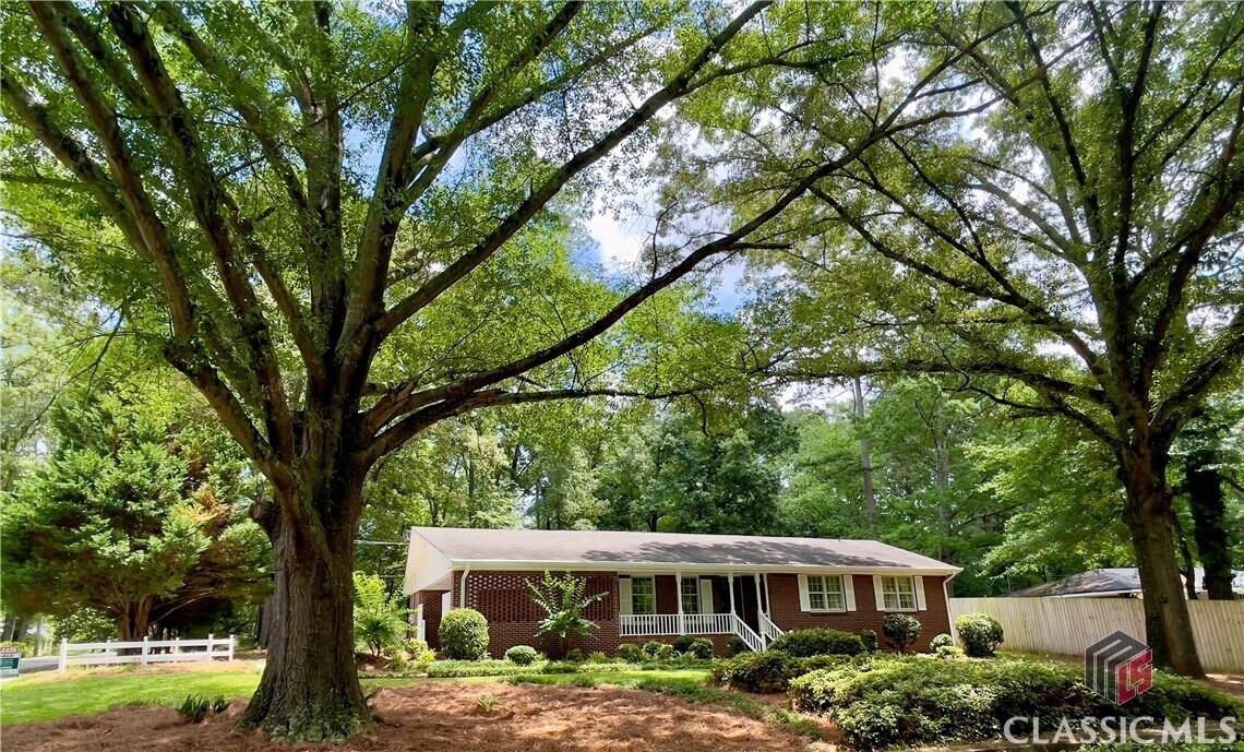 Primary Photo - 403 Plantation Dr