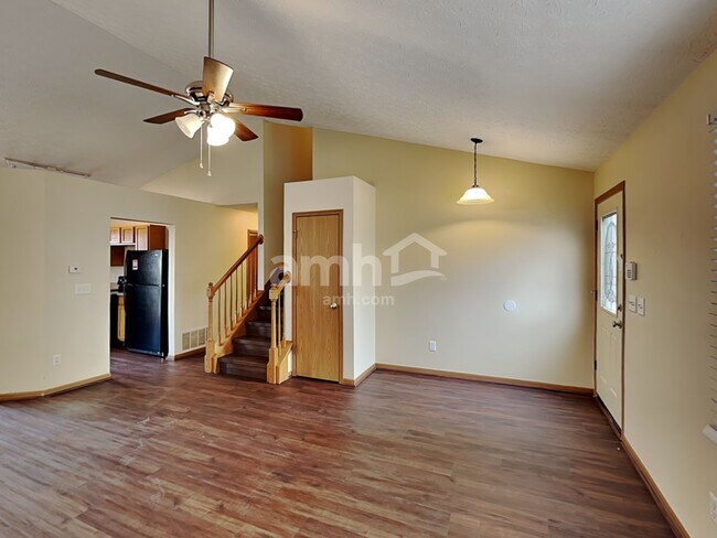 Foto del edificio - 7786 Waggoner Chase Blvd