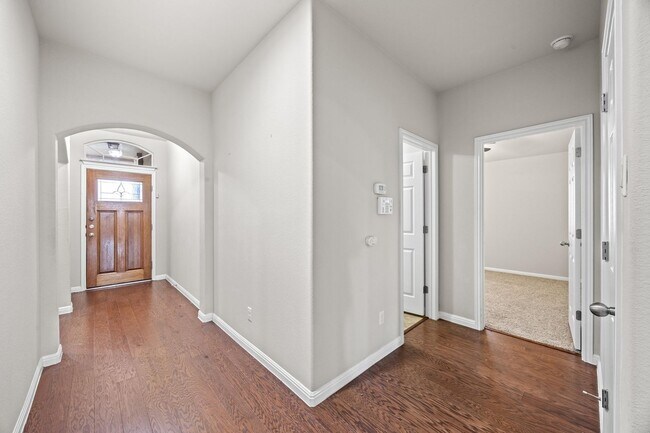 Foto del edificio - Charming 4-Bedroom Home in Desirable Avery...