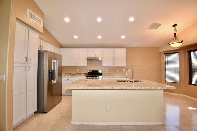 Foto del edificio - Excellent 4 bed 2 bath Ahwatukee Home!