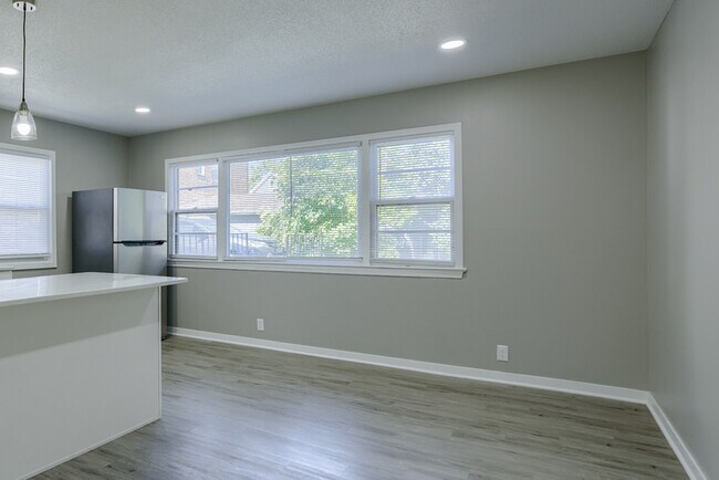 Building Photo - 1010 S 29th St