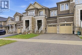 Building Photo - 18 Rimrock Cres