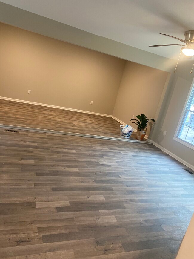 Foto del edificio - 755 Cascade Dr