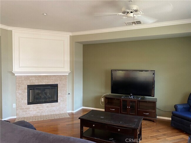 Foto del edificio - 1686 Goldenrod Ave