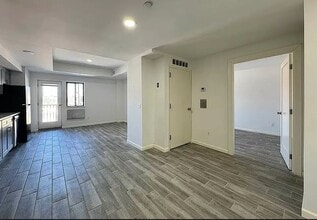 Building Photo - 14-54-43 31st Avenue
