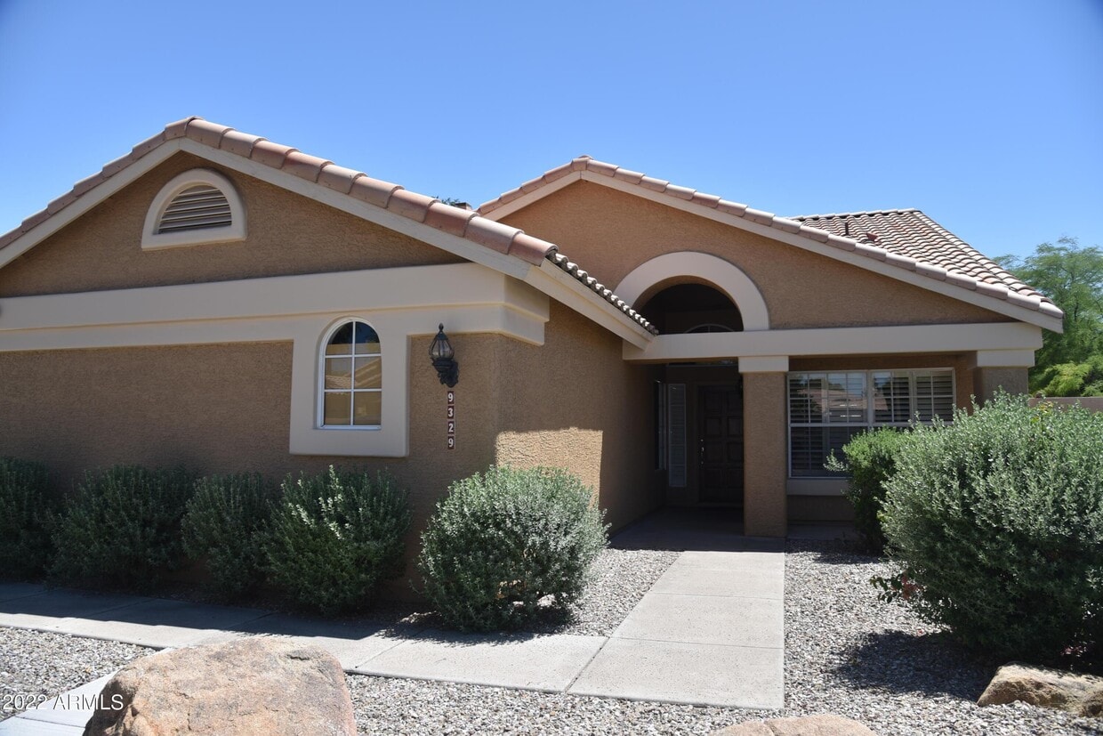 Foto principal - 9329 E Corrine Dr