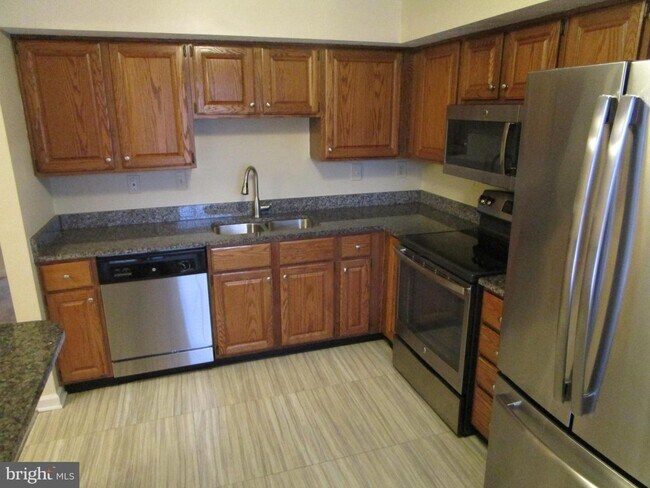 Building Photo - 9 Ramsgate Ct