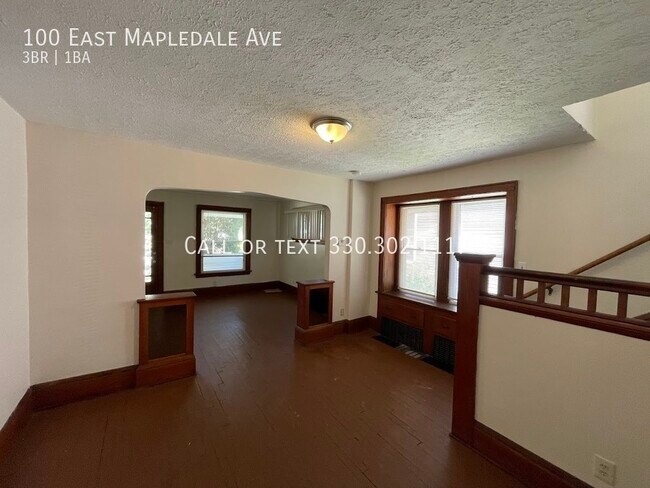 Building Photo - Three bedroom one bathroom duplex for rent